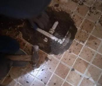多伦卫生间漏水维修公司为您分享下卫生间渗水如何处理及注意事项